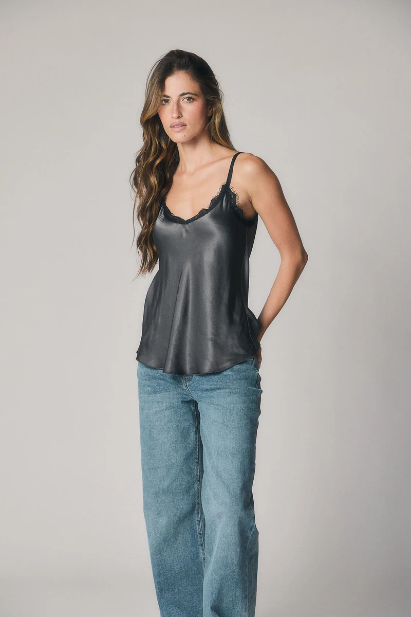 Top lencero puntilla contraste gris antracita