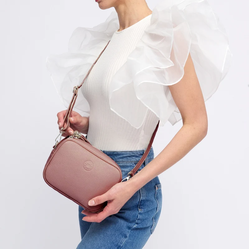 Bolso de bandolera piel con pompón Cristin Primavera Nude