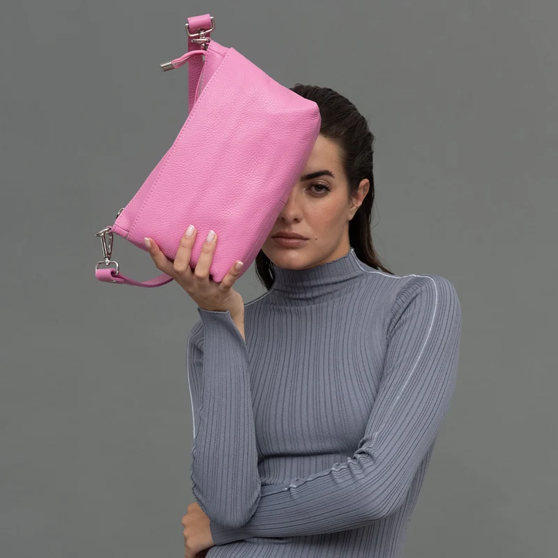 Bolso bandolera de piel para mujer con asa corta fucsia Martina