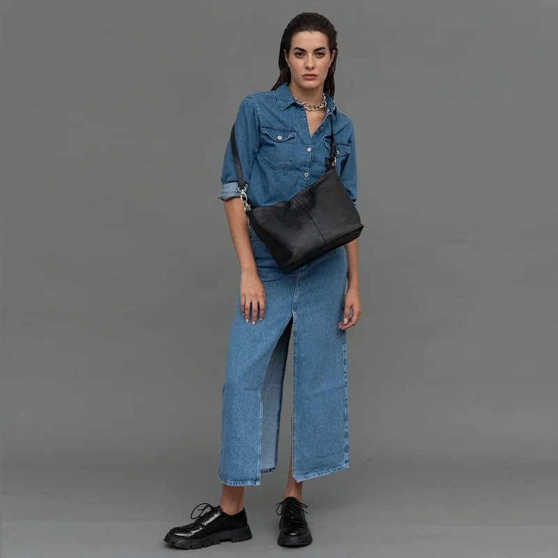 Bolso de hombro para mujer de piel con bandolera extensible negro Mara