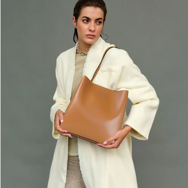 Bolso Hobo de Piel Marrón para Mujer - Leticia