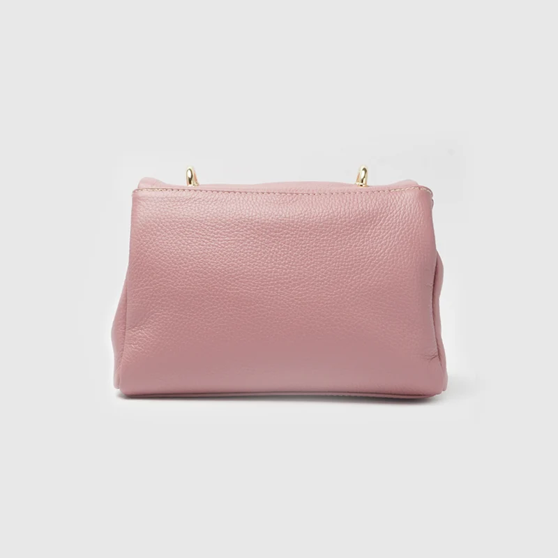Bolso bandolera con solapa de piel rosa Carla