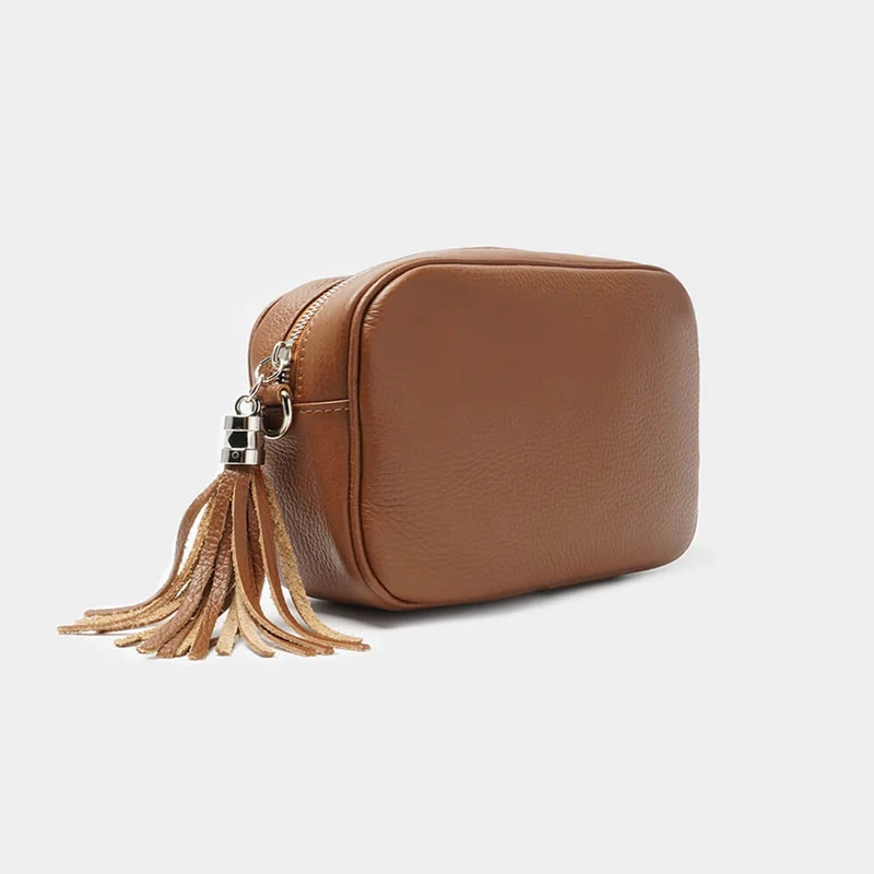 Bolso de Piel bandolera cuadrado marrón con pompón de mujer Cristin