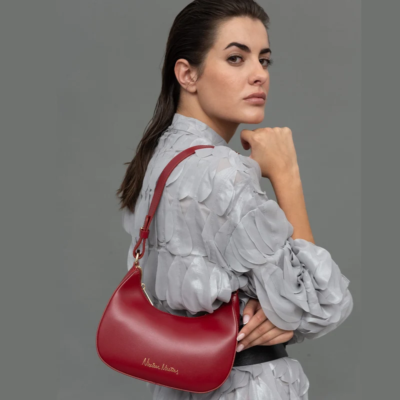 Bolso de hombro para mujer de piel saffiano con bandolera larga rojo Maribel