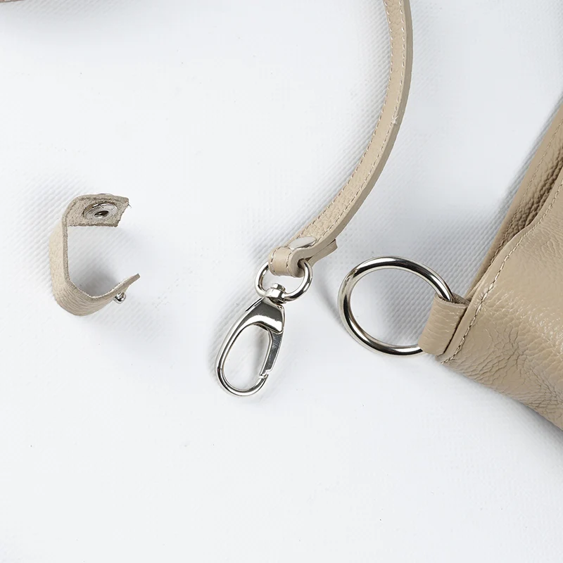 Bolso de hombro para mujer de piel con bandolera extensible khaki Mara