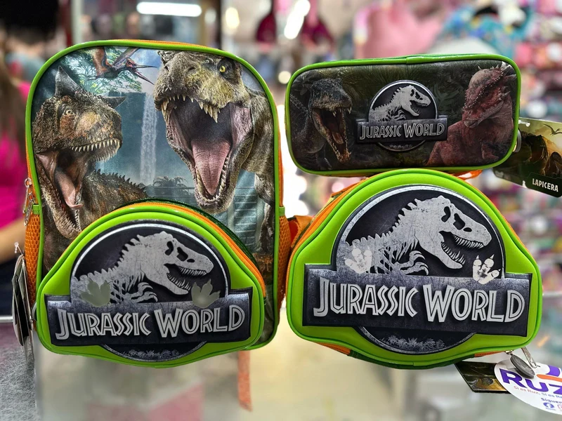 Combo kinder Jurassic world Ruz