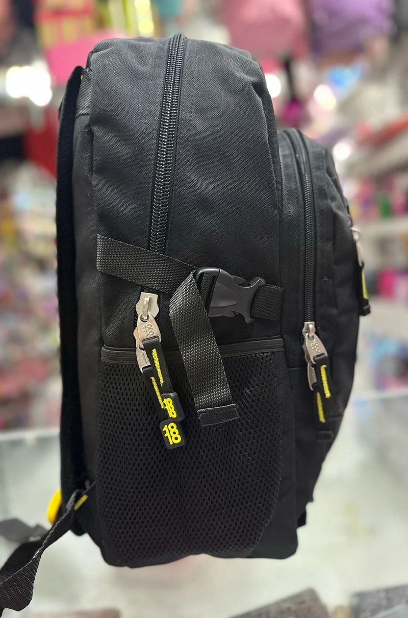 Mochila juvenil negra broches cruzados Chenson