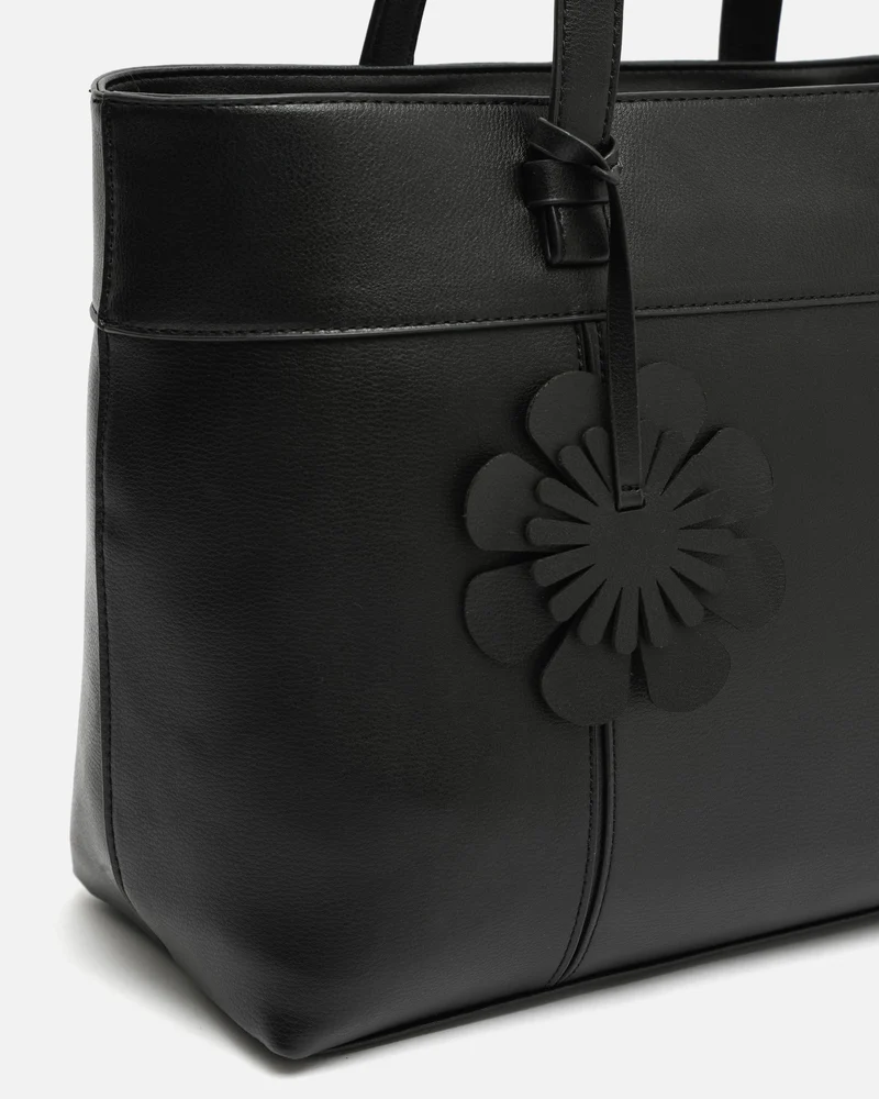 Filiberta bolso shopper grande con detalle colgante ED.