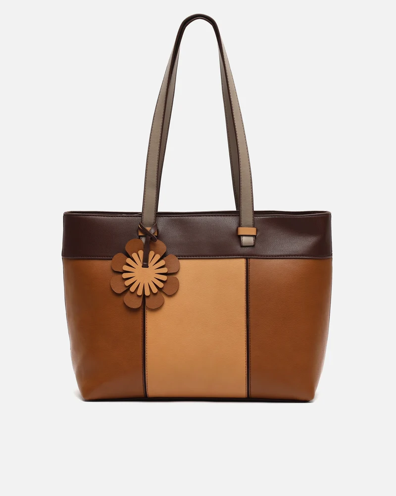 Filiberta-1 bolso shopper grande tricolor con detalle colgante