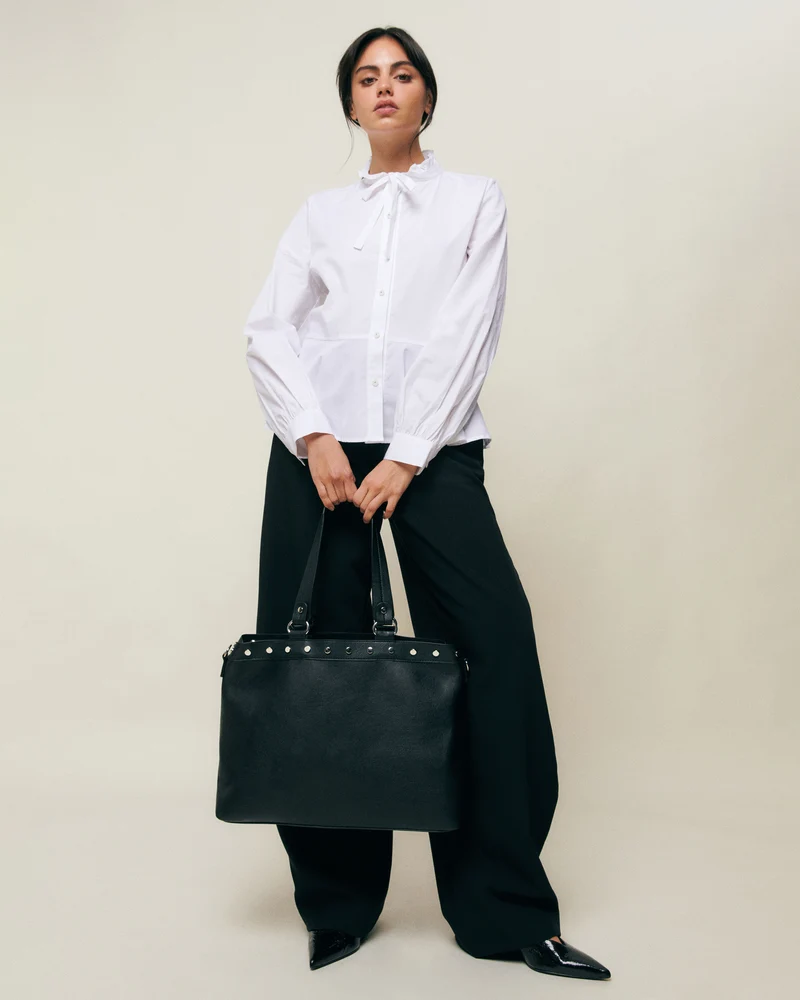 Ukara bolso de hombro grande con detalles metálicos