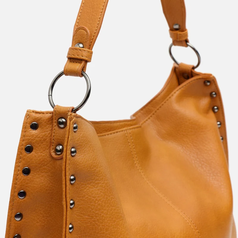 Prido bolso hobo grande con detalles metálicos
