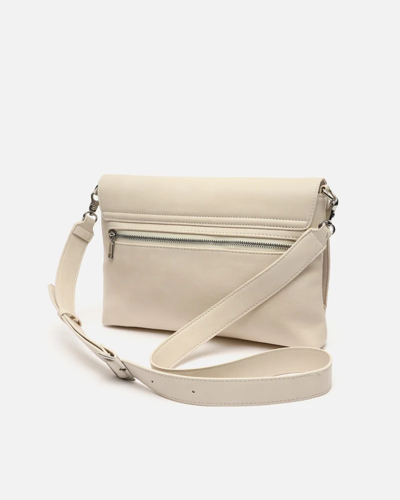 Nesqui-1 bolso bandolera con solapa y detalles metálicos ED.