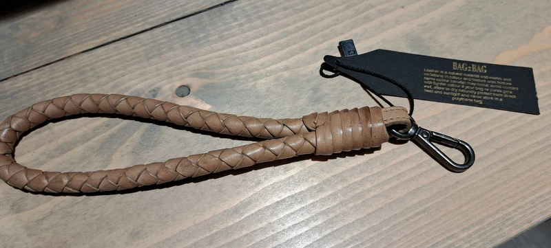 Bag2Bag Telefoonkoord / Polsband Gevlochten Leer