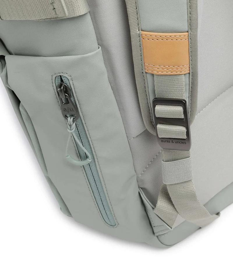 Aunts & Uncles Japan RE Tokachi Mochila roll-top sage green