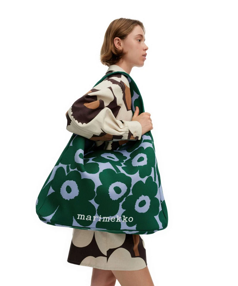 Marimekko Knitted Unikko Bolso de hobo dark green/blue