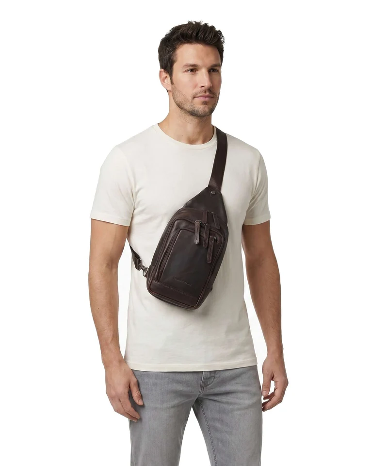The Chesterfield Brand Wax Pull Up Cow Riga Mochila sling brown
