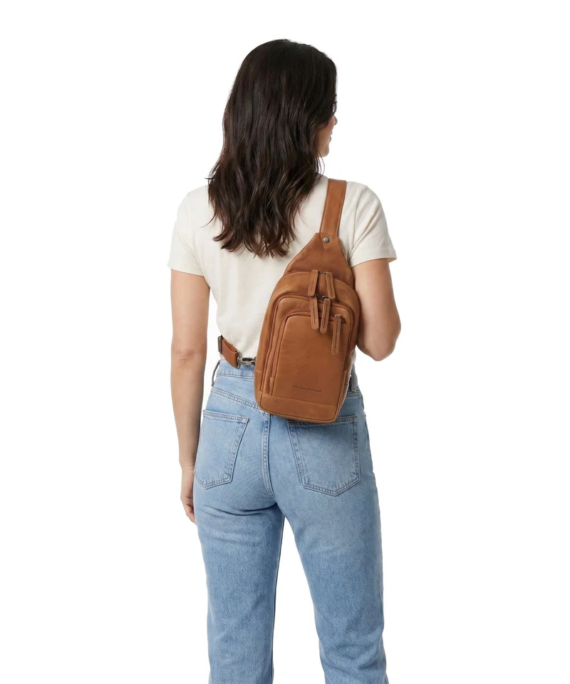 The Chesterfield Brand Wax Pull Up Cow Riga Mochila sling cognac