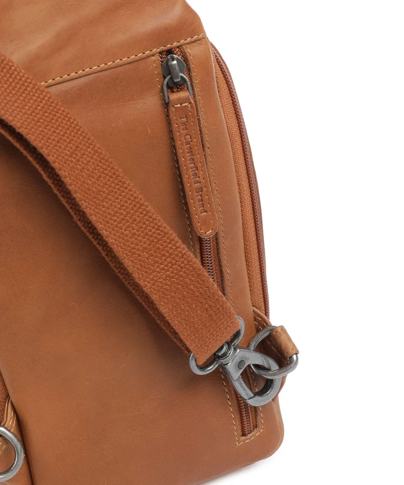 The Chesterfield Brand Wax Pull Up Cow Riga Mochila sling cognac