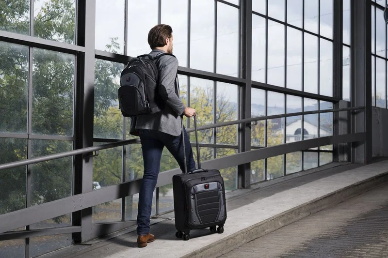 WENGER MOCHILA DE VIAJE PARA PORTÁTIL SYNERGY 16"