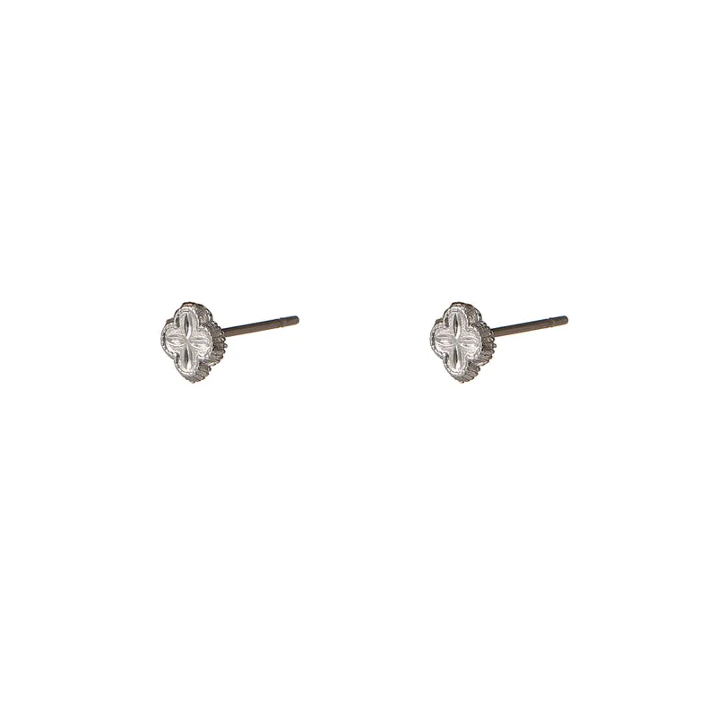 Day & Eve Royal Clover Stud