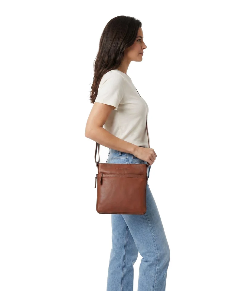 The Chesterfield Brand Wax Pull Up Cow Mirea Bandolera cognac