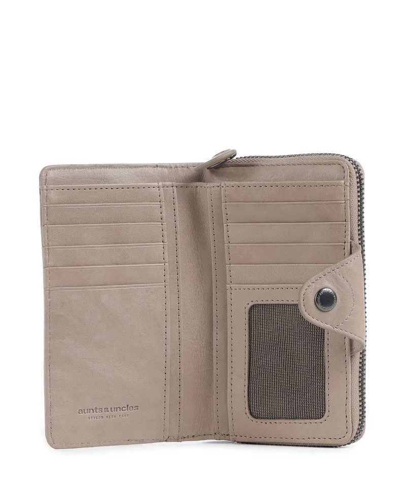 Aunts & Uncles Grandma's Luxury Club Francis Monedero vintage khaki