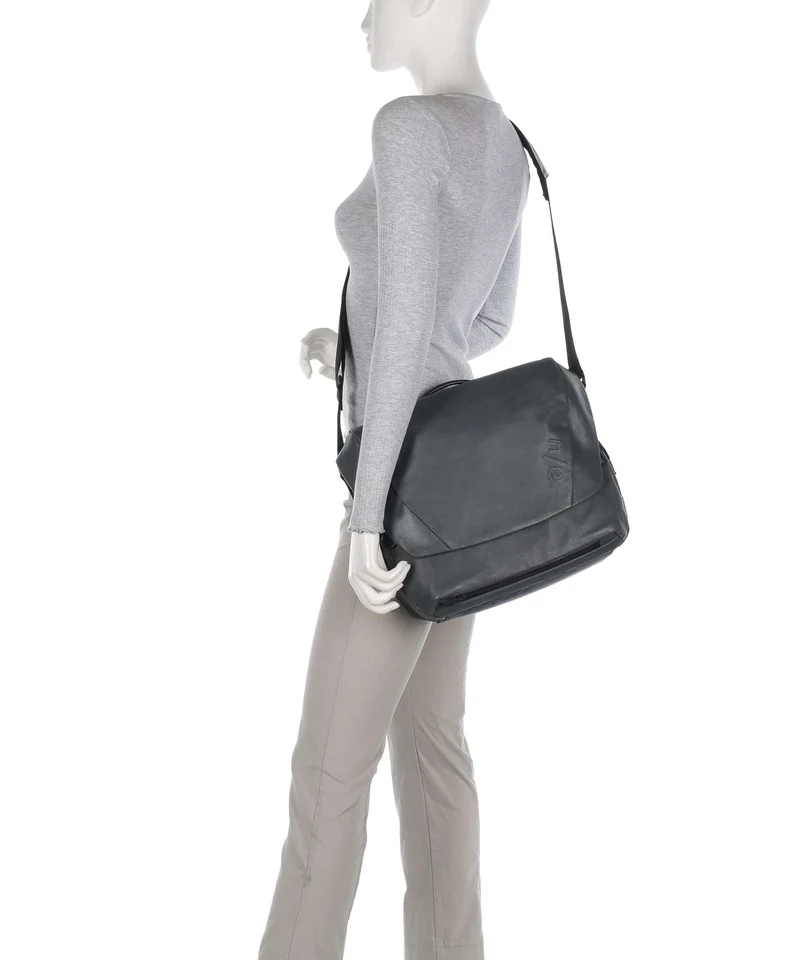 Aunts & Uncles Japan Yamakuni Bolso de mensajero volcanic ash