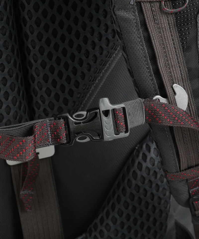 Klättermusen Ymer 2.0 65 Mochila de viaje raven