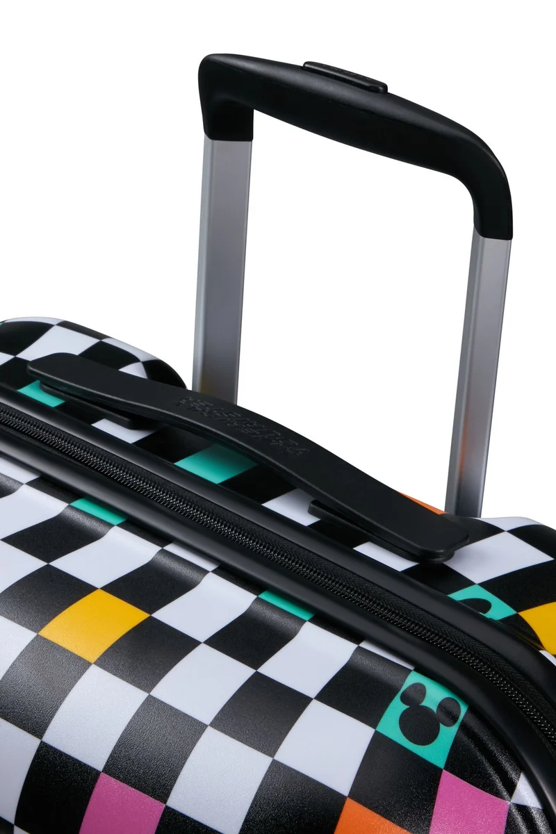 Pack Maleta Cabina Wavebreaker Disney + Mochila Take2cabin Disney de American Tourister