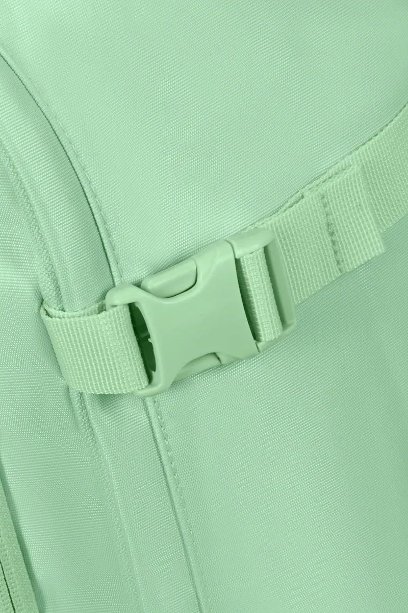Pack Maleta mediana SoundBox + Mochila Take2cabin de American Tourister - Verde pastel