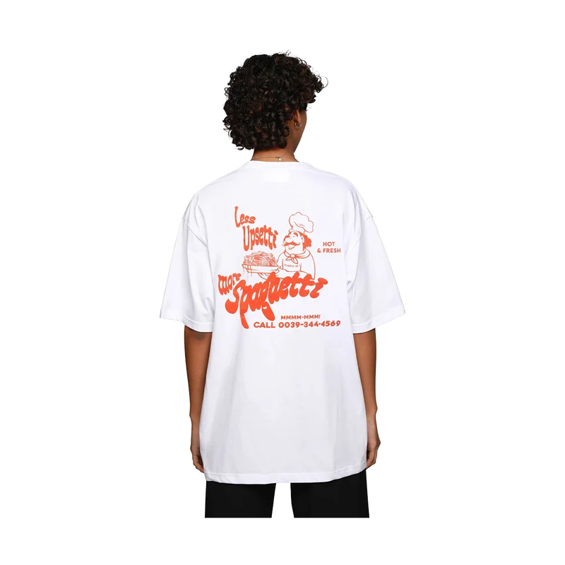 Camiseta Less Upsetti