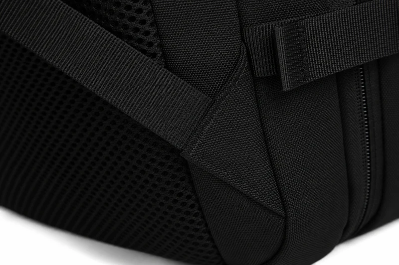 Mochila de viaje HUGO con compartimento para portátil GREENWICH