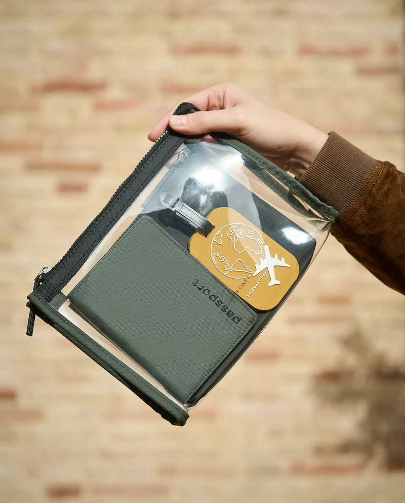 SET ESTUCHE Y PASAPORTE