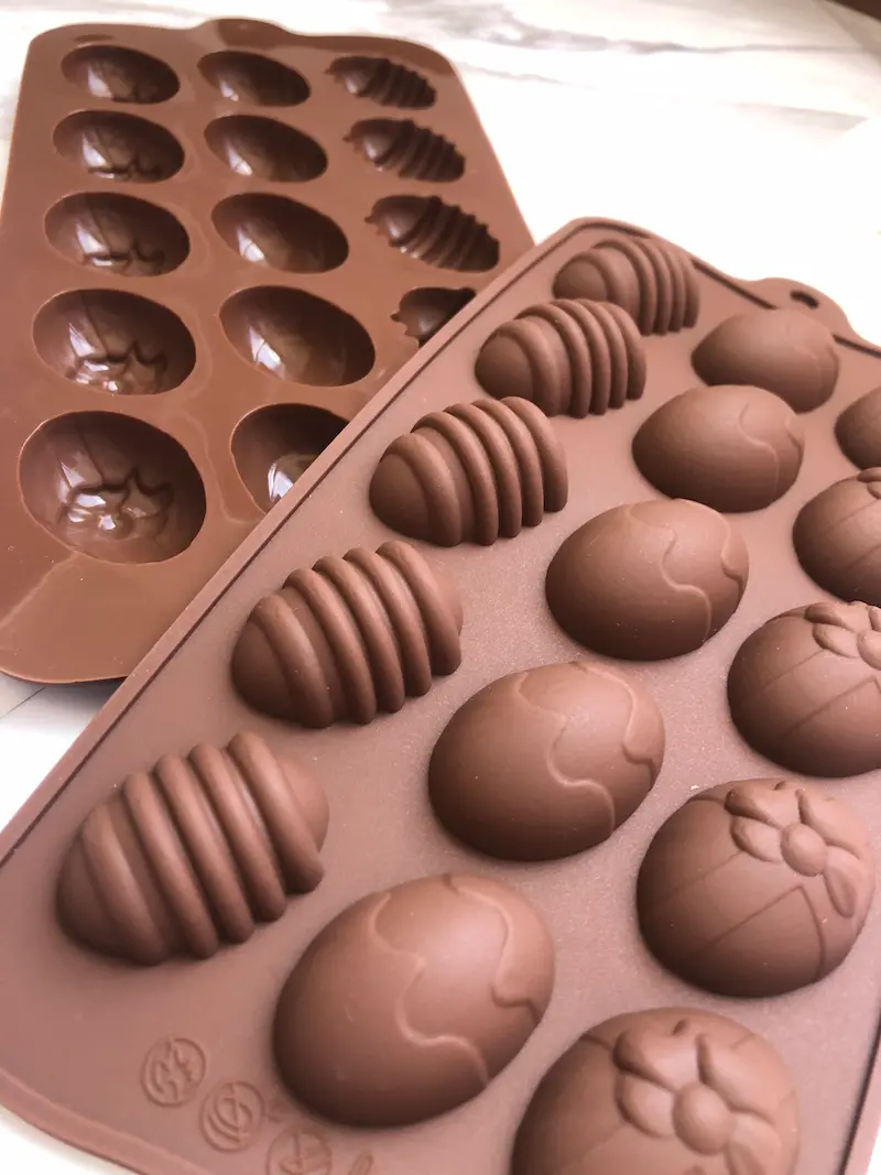 Huevito de chocolate / huevo de pascua (molde de silicona)