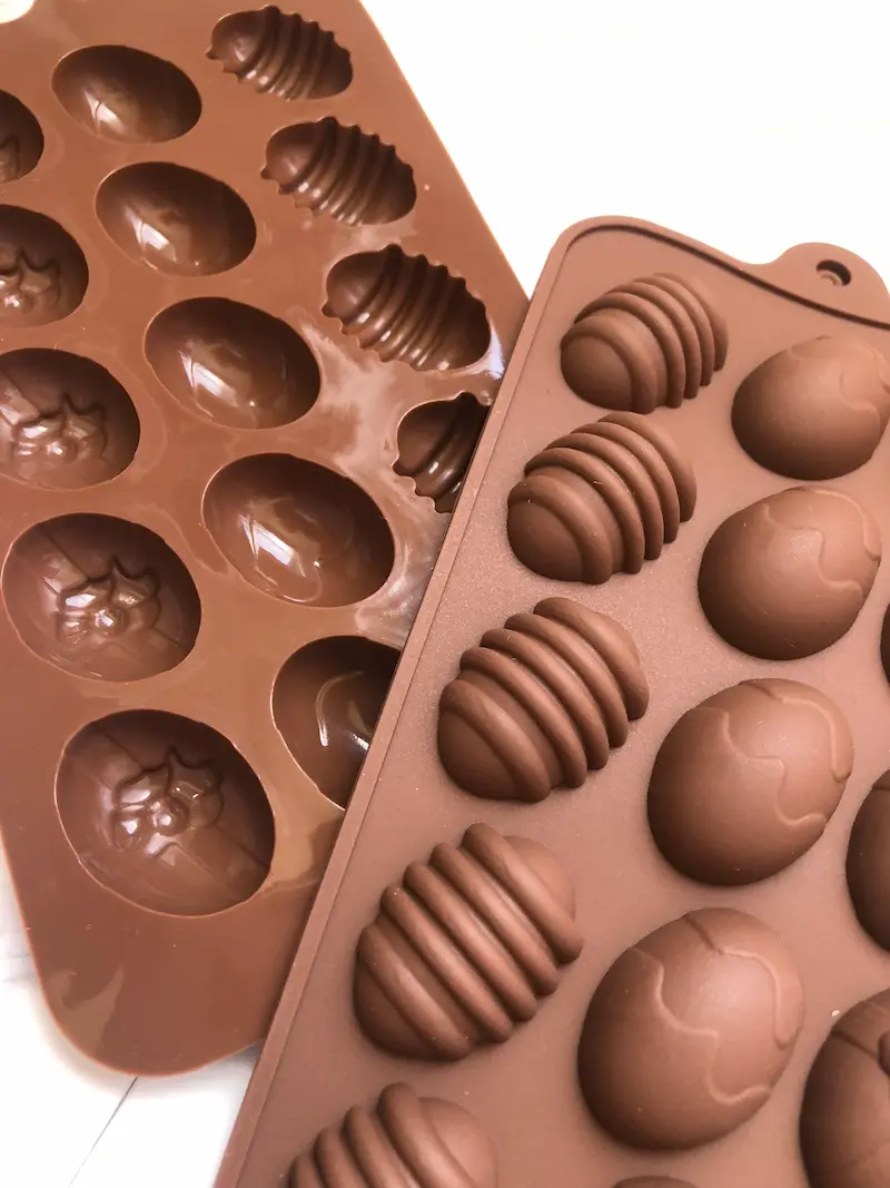 Huevito de chocolate / huevo de pascua (molde de silicona)