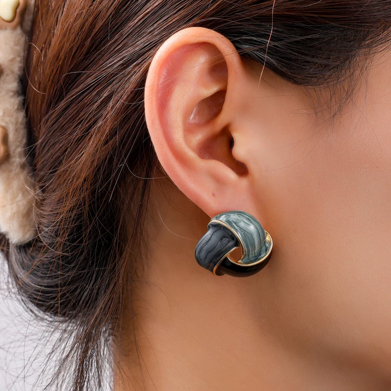 Day & Eve Knotted Stud