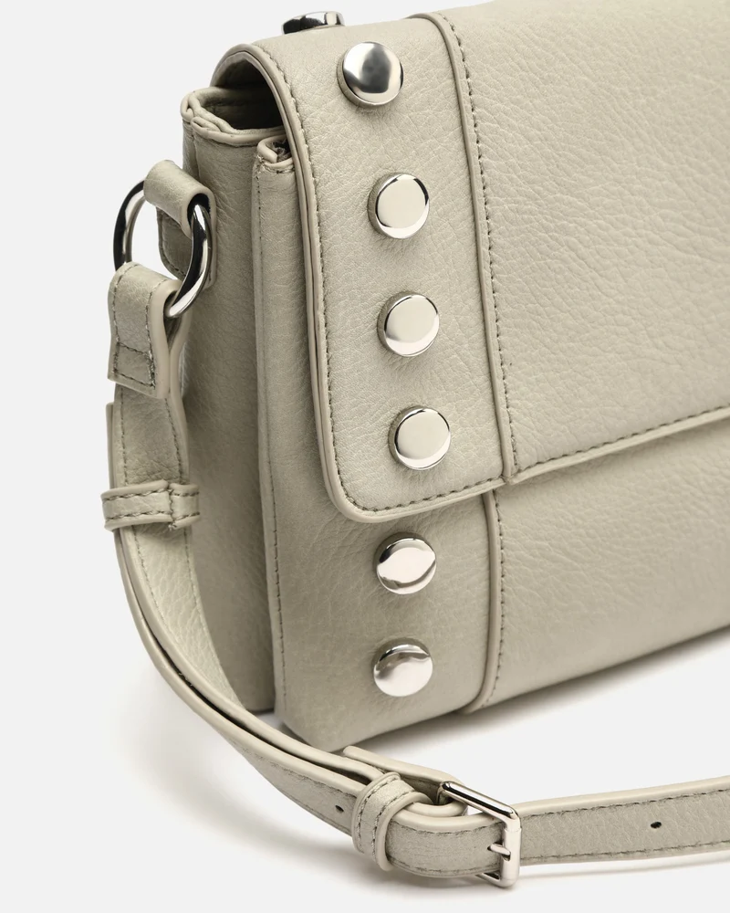 Diblin bolso bandolera con solapa y detalles metálicos
