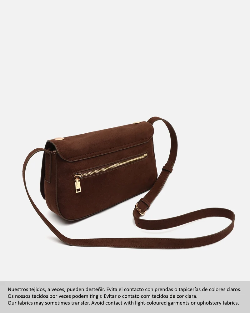 Nemu bolso bandolera pequeño efecto ante con detalles metálicos grandes