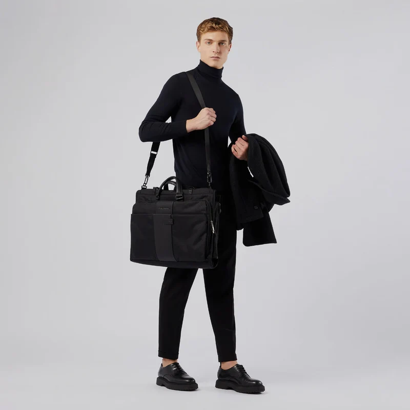 Borsa porta abiti pieghevole in tessuto riciclato