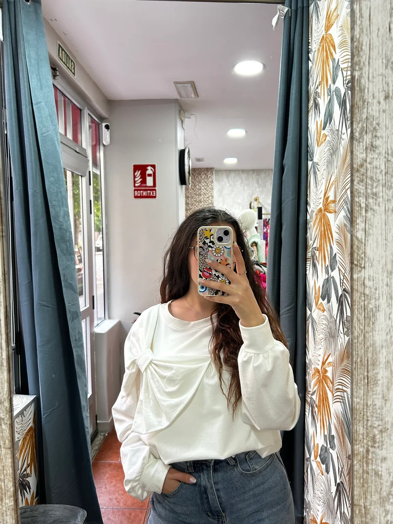 Sudadera lazo blanco