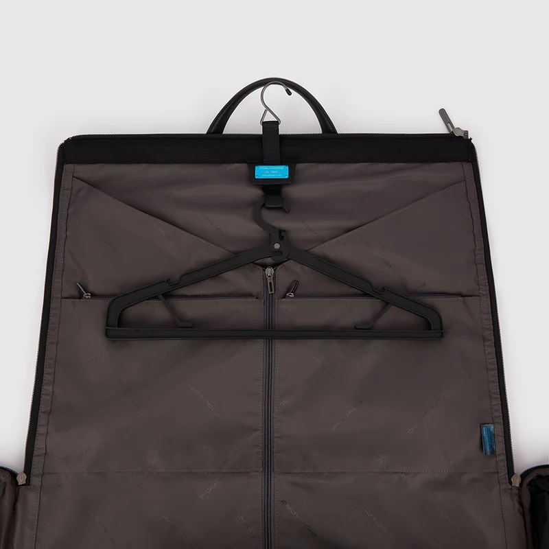 Borsa porta abiti con gancio in tessuto riciclato