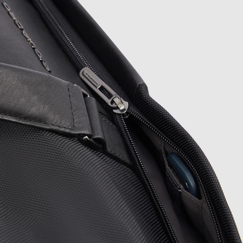 Borsa porta abiti con gancio in tessuto riciclato