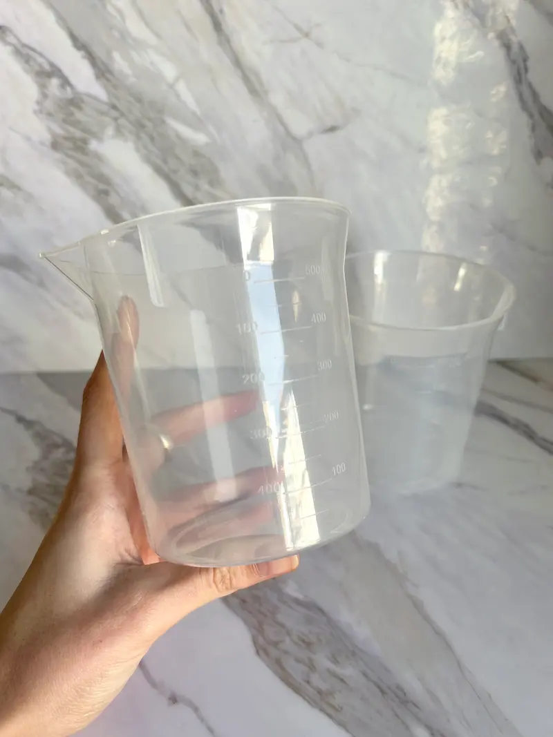 Jarra medidora 500 ml (plástico)