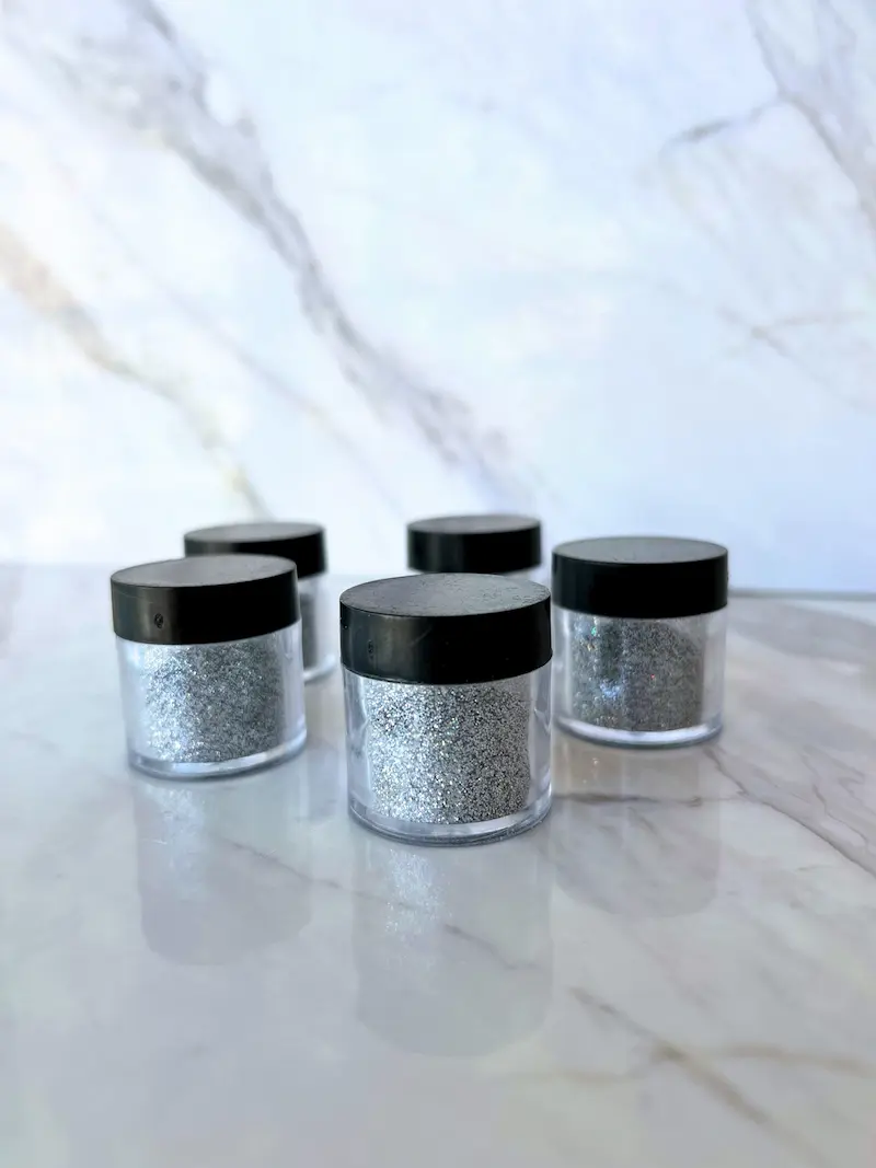 Glitter decorativo / brillantina plateada