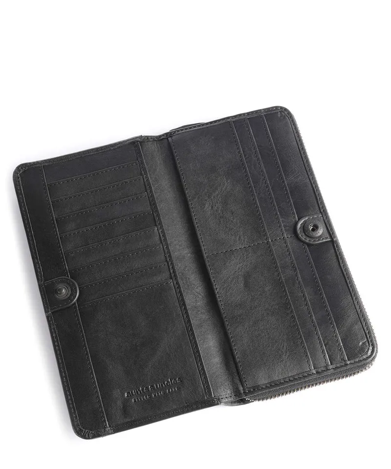 Aunts & Uncles Grandma's Luxury Club Tilda Monedero tango