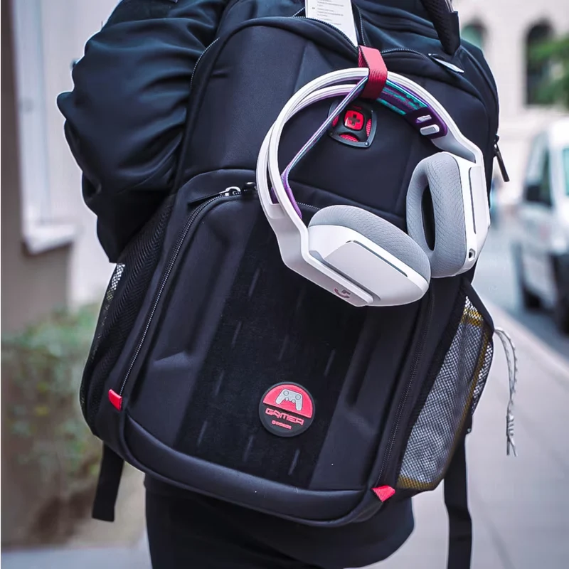WENGER TECH PLAYERMODE Mochila para laptop para videojuegos de 15.6" con bolsillo para tablet