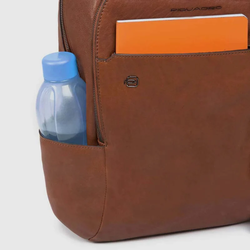 PIQUADRO MOCHILA PEQUEÑA PARA PORTÁTIL E IPAD® BLACK SQUARE