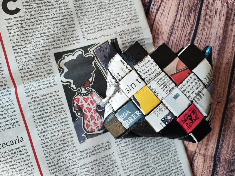 Carteras de Papel Reciclado de Periódico | Hechas a Mano | Sostenibles y Únicas