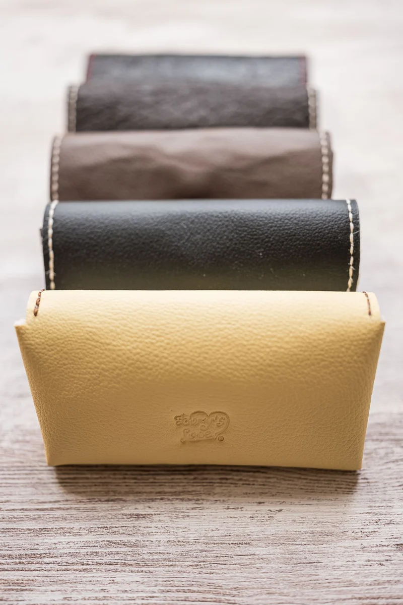 Cartera Vegana de Piña | Sostenible, Hecha a Mano en España | Estilo Minimalista