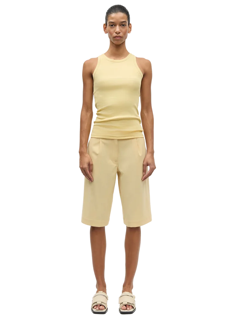 Short Saharper Pleat